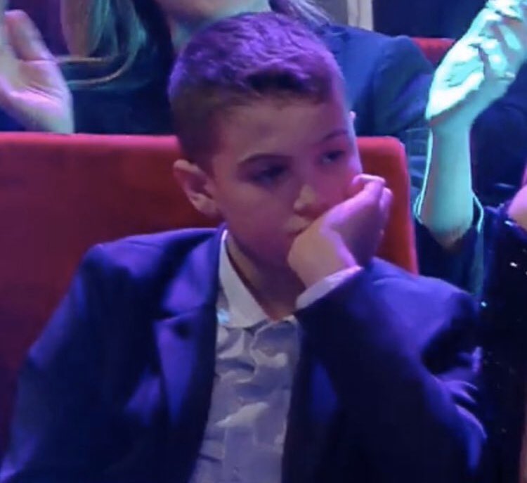 eclissilunarii's tweet photo. quando mi rendo conto che da domani non ci sarà più Tiziano Ferro che canta la sua discografia in prima serata su Rai 1 
#sanremo2020 https://t.co/LhvNOwqVuv