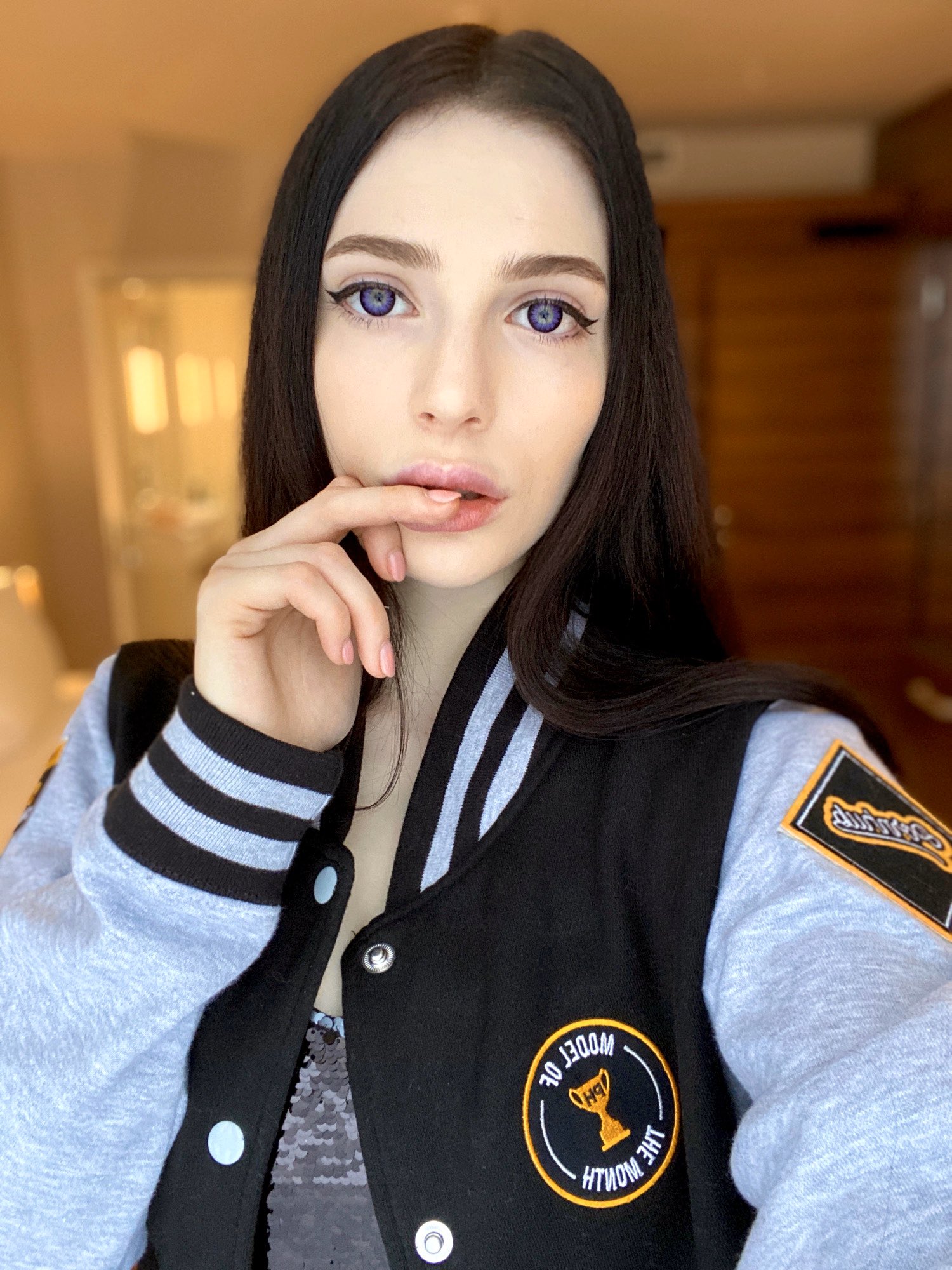 ReislinNSFWONLYFANS on Twitter: "What is hidden under the jacket