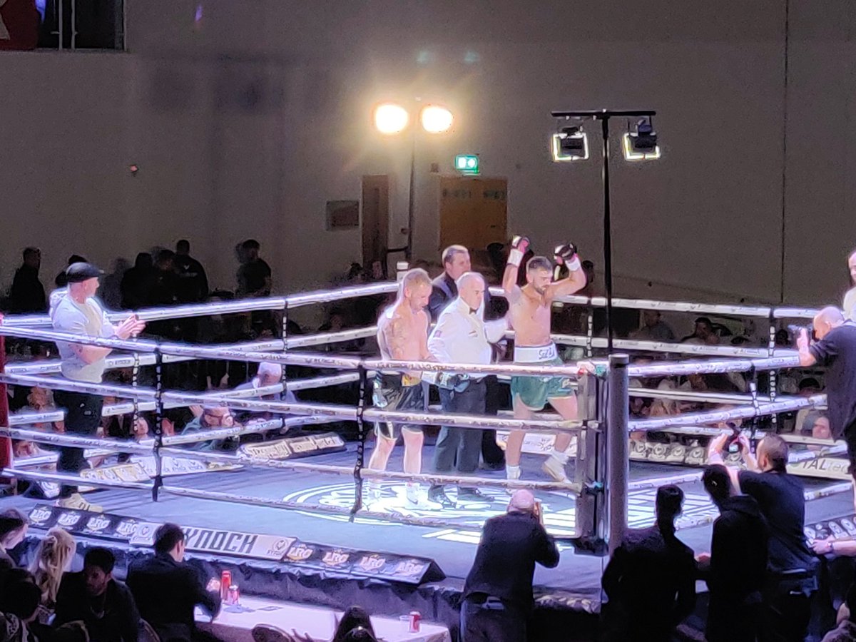 Dundee's Paul Kean seals a 60-55 points win over previously unbeaten Tom Brennan