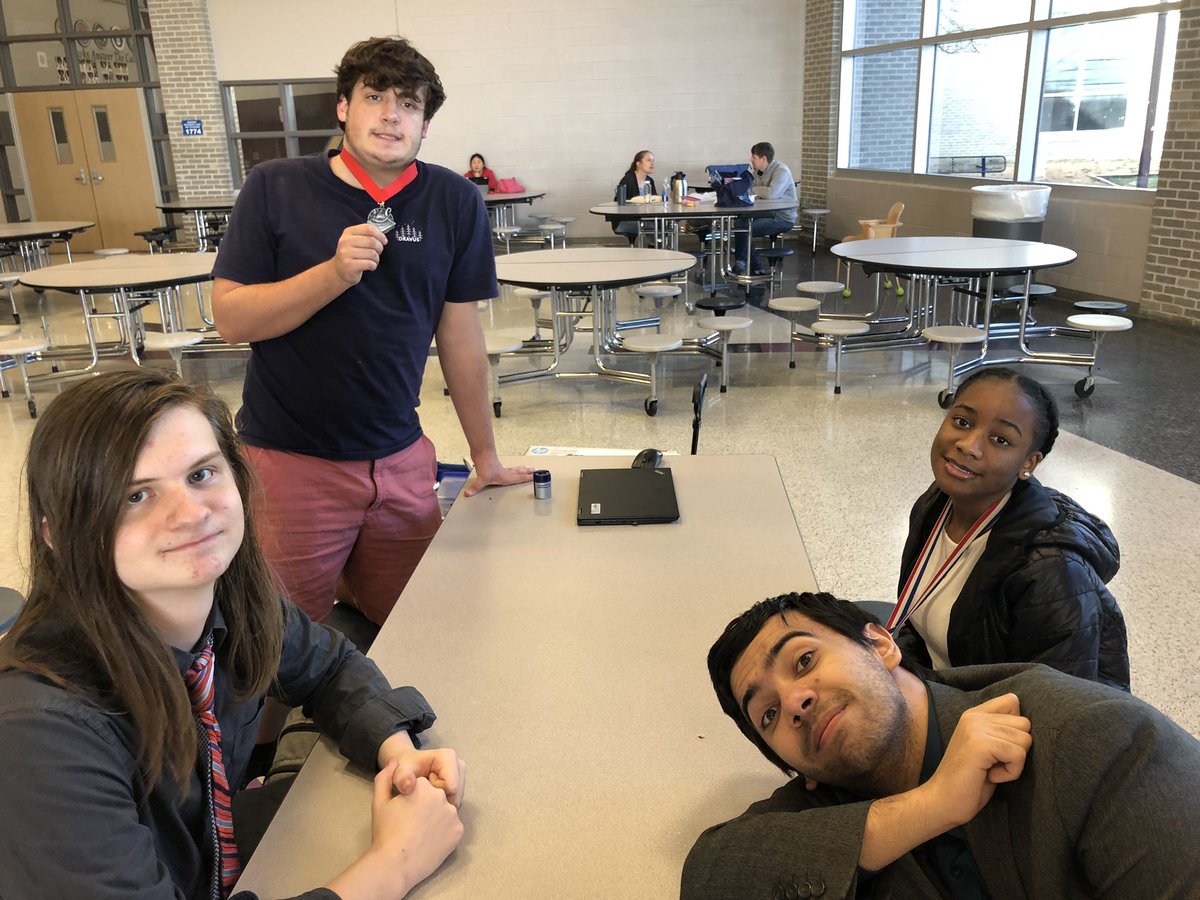 Big wins y’all! Informative Extemp 2nd place: Robby R. Persuasive Extemp 7th place: Jonah K. Persuasive Extemp: Lashay C. Persuasive Extemp: 5th place: Roman P. Persuasive Extemp 7th place: Jonah K.🏅🗣💙🧡