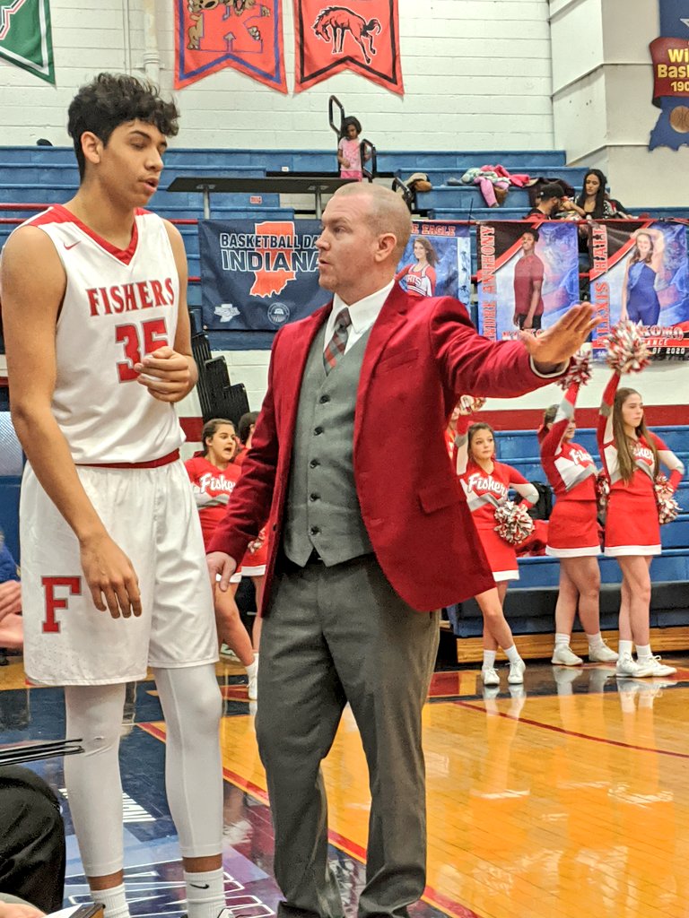 Sports_Journal's tweet image. Former @WildkatHoops head coach Matt Moore returned to Memorial Gym tonight to lead @FHSTigersBoysBB against Westfield in the #BasketballDayIndiana finale. What a great day of hoops in the City of Firsts. @FSIndiana @IHSAA1 @KHS_AD @Kats_Principal @IHSAAFoundation