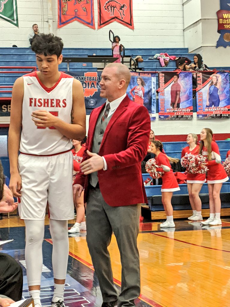 Sports_Journal's tweet image. Former @WildkatHoops head coach Matt Moore returned to Memorial Gym tonight to lead @FHSTigersBoysBB against Westfield in the #BasketballDayIndiana finale. What a great day of hoops in the City of Firsts. @FSIndiana @IHSAA1 @KHS_AD @Kats_Principal @IHSAAFoundation