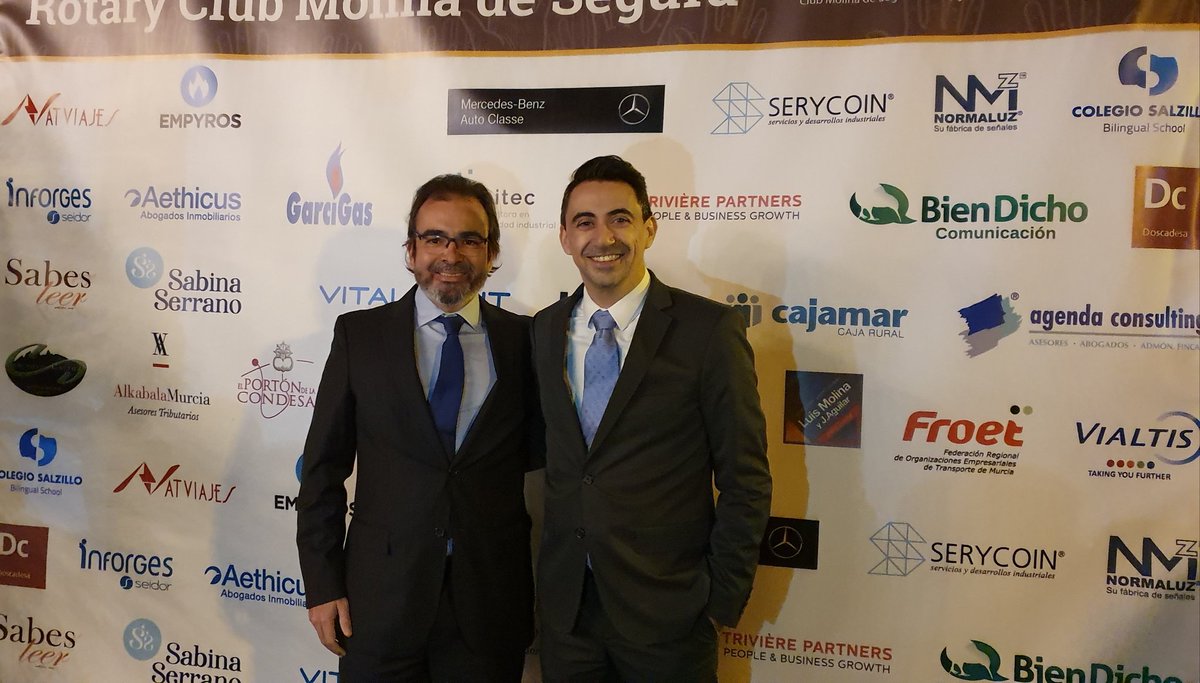 pedroatticus's tweet photo. #Aethicus y #BienDicho juntos por una buena causa en la II Gala Solidaria del @RotaryMolinaSeg. https://t.co/CeZv2RDYU6