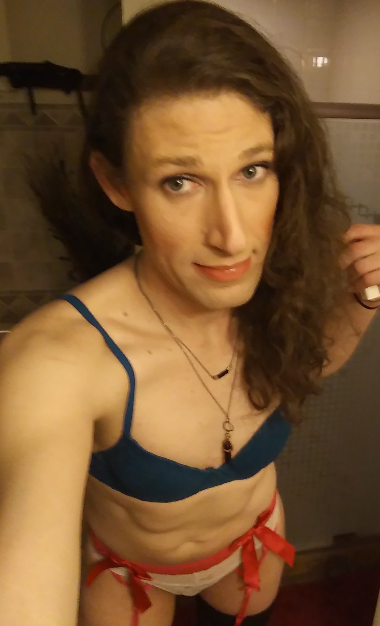 #SelfieSaturday #TransIsBeautiful #mtf #denvertgirls https://t.co/jVLjNVWj1I