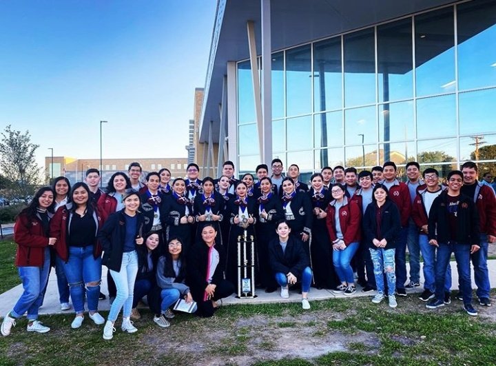 nshsespuelas's tweet photo. We would like to congratulate our JV Mariachí Espuelas de Cobre for not only earning a first division at the TAME preliminaries but for earning FIRST PLACE at the 2020 State Mariachí Finals! We are very proud of you and all of your hard work! Go Steers! #NSHSMariachi #TAMEstate https://t.co/J5ztpaLPFz