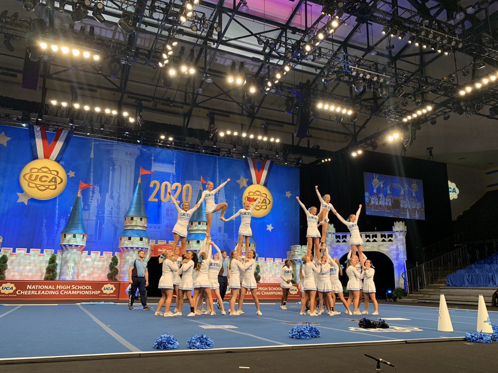 The Jets from <a href="/JCHSCheer/">James Clemens Varsity Cheer</a> SOARED during their Super Varsity DI Finals performance! 💪 #UCAnationals