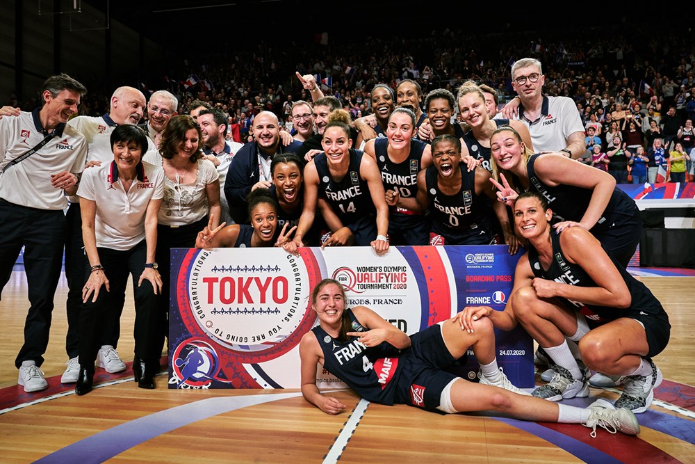 L'Equipe de France féminine 🇫🇷 aux Jeux Olympiques, c'est la classe non ? 😎 #FIBAOQT