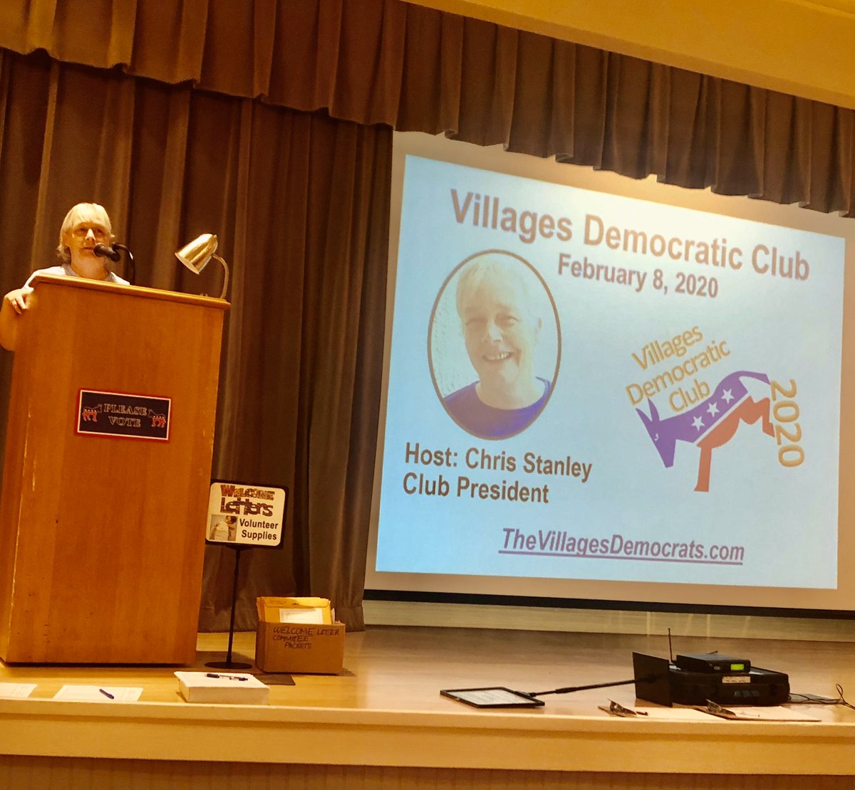 TerrieRizzo's tweet photo. Wow! @TheVillagesDems overflow crowd of 430-plus today - so many Ds (incl many new Rs-to-Ds) the fire marshal closed the room.  Thanks to Club Pres Chris Stanley, Sumter Chair Cathie Hardy &amp; the entire Villages team. Go Villages Dems!       
#67CountyStrategy @FlaDems https://t.co/hLXiiSMtxG