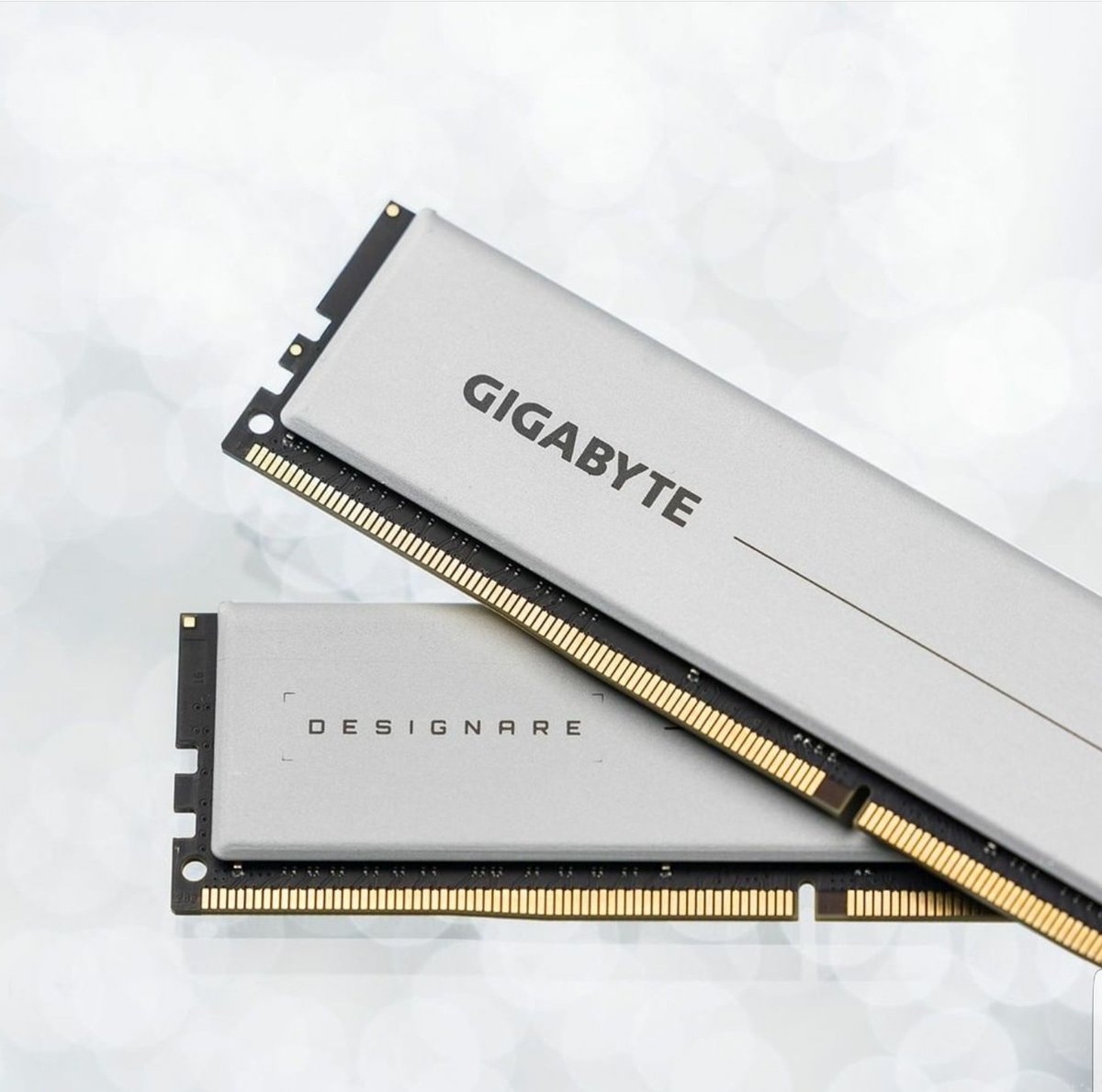 EnviousMods's tweet photo. Gotta love the new @GIGABYTE_GBT Designare 32gb set of DDR4!

#AORUS #gigabyte #designare #ddr4 #enviousmods #hardware #sneakpeek https://t.co/dLb8oyckzq