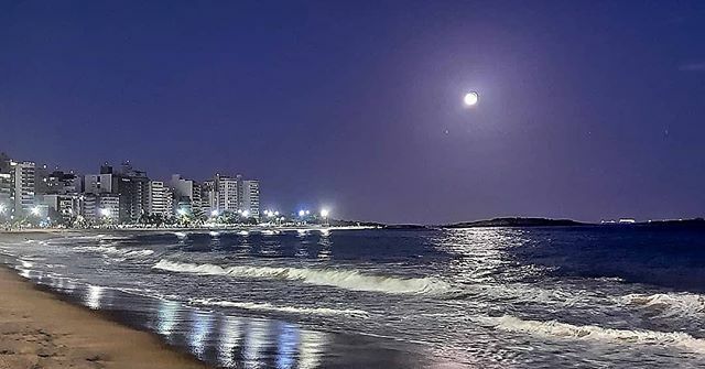 capixabadagema's tweet photo. • @praiadacostavilavelha Maravilha de lua ❤️ 📸 #eu❤️praiadacosta _________________________________________
#nossapraia #nossoquintal #vilavelha #espiritosanto #guia #beach #turismo #amor❤es #2020 #praiadacosta #capixaba #es #praia #boatarde #verao #b… https://t.co/IzjsJIrB6R https://t.co/2TGflZ5AGH