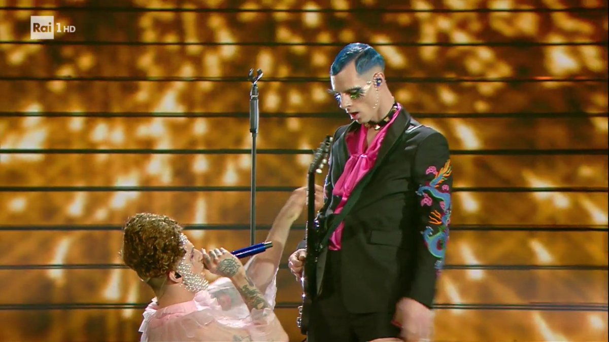 minyardyke's tweet photo. #Sanremo2020
Grazie per il Sanremo che ci avete regalato. Senza di voi questo festival non sarebbe stato lo stesso.
Unici. Unici nella canzone, lo stile, le performances e le emozioni che avete portato su quel palco. 
Grazie stelline 💙✨ https://t.co/W8Pjq5VBqt