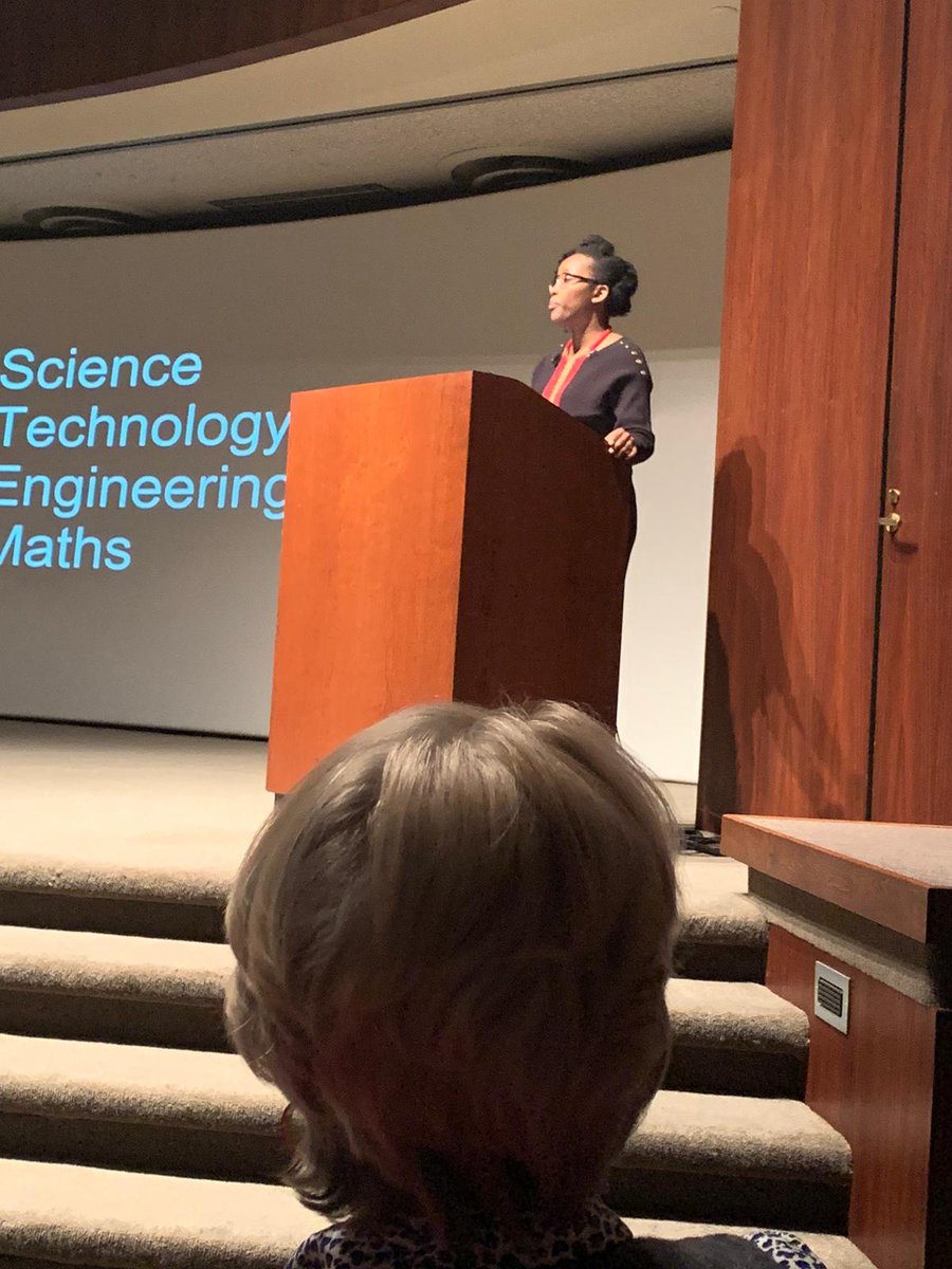 NgalulaPe's tweet image. Journee inoubliable a #imaginationstationtoledo  ce samedi 8 Fevrier 2020, de 8h a 17h. Enfants avec leurs parents, #stem etait au rendez-vous. Nous avions parle #STEMDRC