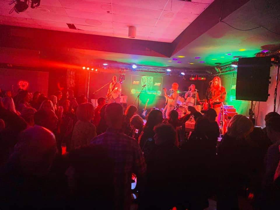 waywardsonrocks's tweet photo. Next weekend is going to be a blast! Friday 14 @ the Blue Note &amp; the following night @knottypinerocks Knotty Pine! Can't wait to party with everyone! 🤘🍺🎸 https://t.co/zCX2ZUOPvJ
