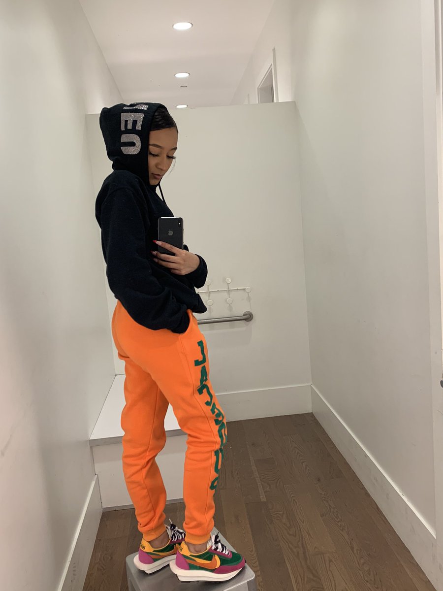 alleyesonnjenn's tweet image. i can teach you some things.