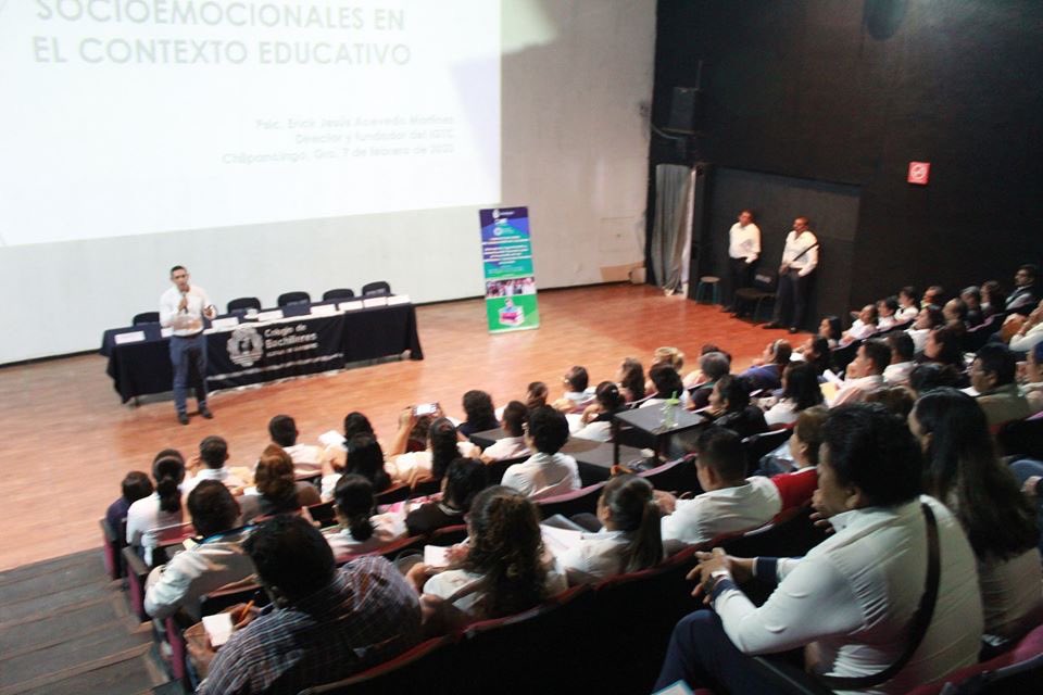 _FerminAlvarado's tweet photo. La 7a Jornada de Capacitacion y Actualización Docente Intersemestral, que realizamos en el @Cobach_Gro está dirigida a Orientadores Educativos y Tutores del Programa #Construy-T para una #EducacionIntegral gracias al Gob @HectorAstudillo CapacitarParaMejorar #SoyCobachGro https://t.co/EBpdwv8nDF