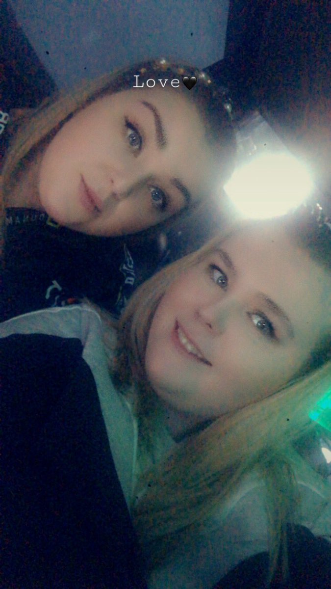 ZK_Photo_Design's tweet image. Fab trip with the @Mcr_Storm and my girl @JessieP92 shame about the loss but back on home ice tomorrow come on boys