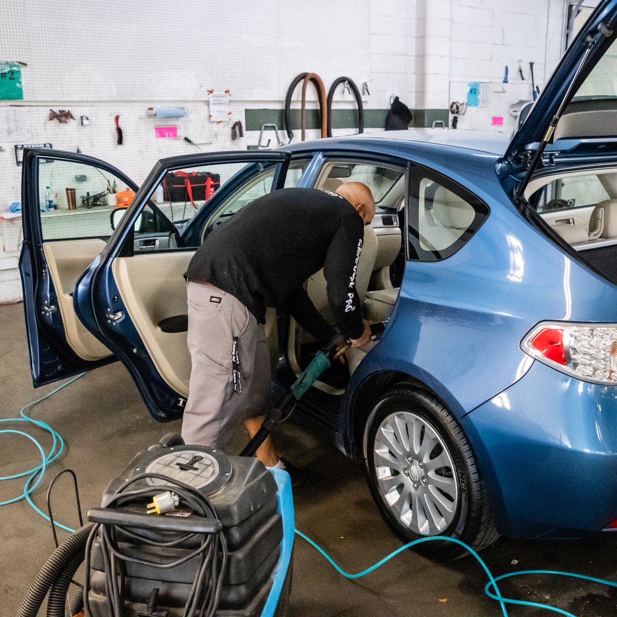 LucentAuto's tweet image. Keeping your car clean isn't just about the looks -- protect your car's value by cleaning it (and the carpets) regularly!