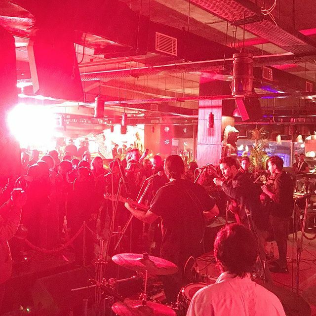 nishit_smokeinc's tweet photo. Tonight was quite magical at @momoiam. @bipulchettri and the travelling band were so amazing. Great one guys @wangdireevu @pravpearla 🙌🏼 #nofilter #yourlocalscene #momoiam #bipulchettri https://t.co/8OU0JlSDm3 https://t.co/XDXkGz45JB