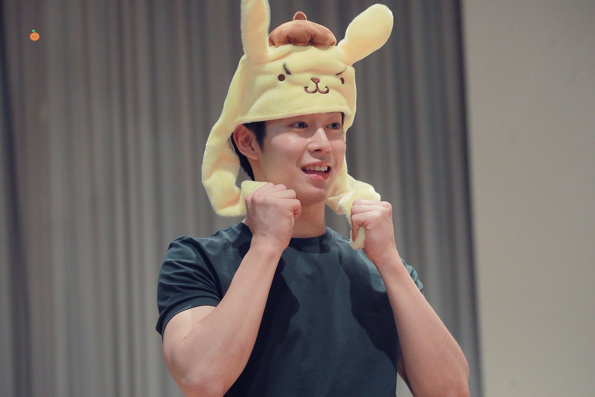 unbleachedsf9's tweet photo. dawon (congratulations to dawon for winning the best boy award) https://t.co/baZeqfAhxA
