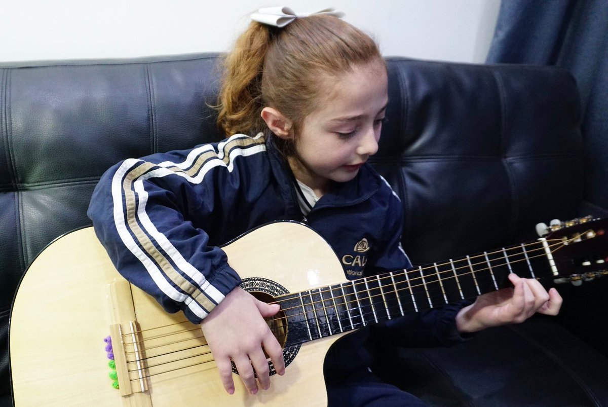 BenningAcademia's tweet photo. Aprende a tocar la Guitarra acústica en #BENNING. 
Con la ayuda de nuestros maestros, te brindaremos la ayuda necesaria para poder aprender en poco tiempo. 

#YoSoyBENNING
(646) 178 6212 | (646) 237 9807
https://t.co/cLN0qR8CSY
@BenningAcademia 
@EzekielMonrroy | #EMR https://t.co/8T3RA9sWQN