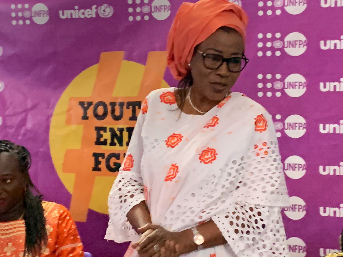 Paroleaujeunes's tweet photo. L’élimination des VBG y compris les MGF ( excision) n’est plus seulement un problème de santé publique, mais un problème de développement socio-économique. #TouchePAsAmaSoeur 
#EndFGM #YouthEndFGM  #ToléranceZéro @GPtoEndFGM @MFFG_SN @Tostan @POuagaPF @OnuSenegal @maimouna_yade https://t.co/iHgPwRYuo1