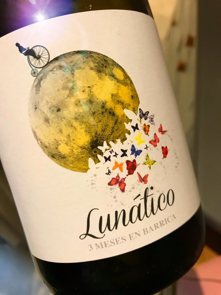 Lunático Viognier, 3 months in barrel. A fabulous wine that just dances on the tongue. Creamy profile of tropical fruits entwined with gentle oak ... in short this melon &amp; pineapple served on warm toast 😆

Coming soon to @supervalu_irl as part of our limited Guest Wine Selection