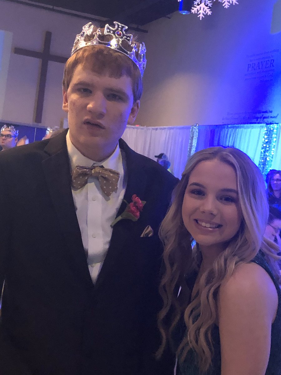 amyboyer73's tweet photo. King Ryan and beautiful Elizabeth at Night to Shine. https://t.co/TCBgq2R8MO