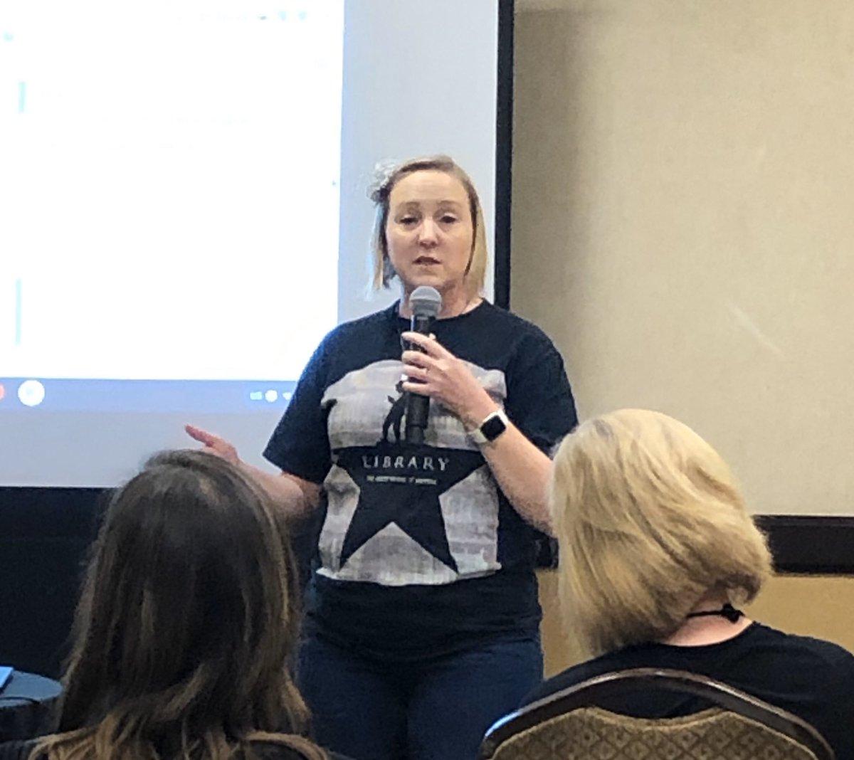 MindyWilmot's tweet image. Practice gratitude everyday. When you embrace your joy, you’ll be happier via @hgruenthal #calibchat #csla20