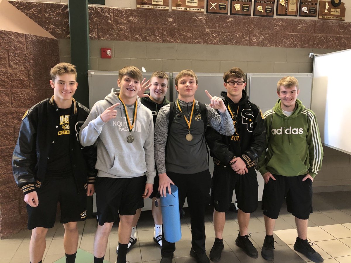 SCTigersHS's tweet image. @SCTigersHS powerlifters earned three medals at the BASEHOR-LINWOOD powerlifting meet. Nice job guys.