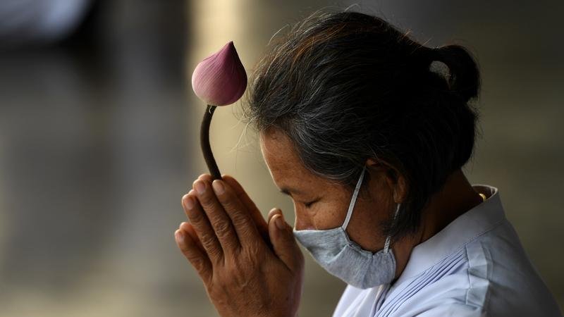 TostevinM's tweet photo. Amid the horror of the past day, here’s one more peaceful image from Makha Bucha Day. A woman prays at Wat Phra Dhammakaya. By Chalinee Thirasupa for @reuterspictures https://t.co/Ey8WdQi3Sb