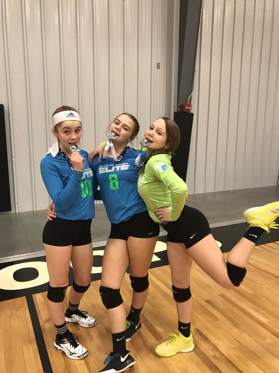 latrishaflax's tweet photo. Western Kansas Elite Volleyball 14-2 take silver in Wichita. Way to go! #elite #pitsweat ๐ https://t.co/m9pT8puHC9