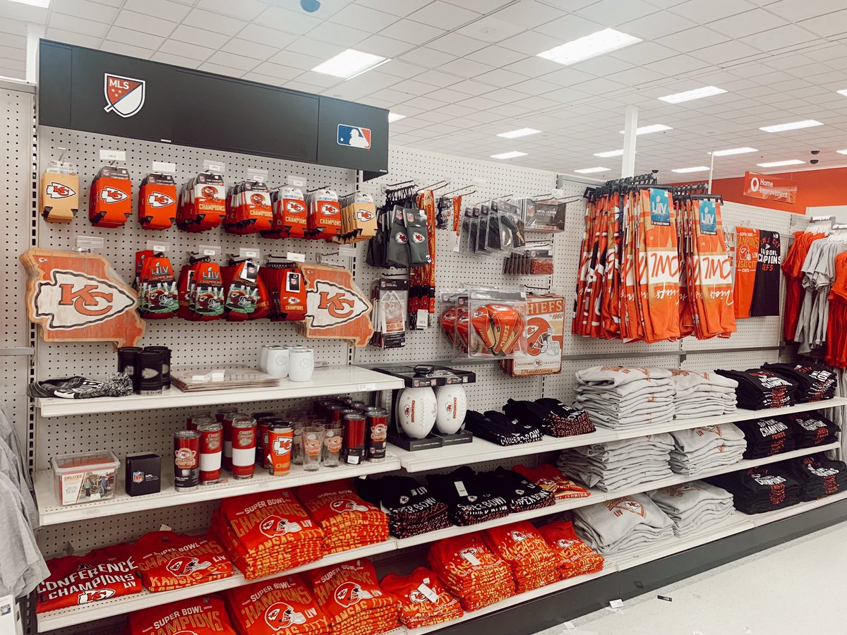 TargetVMAudrey's tweet photo. We are relishing in the Chiefs Kingdom championship here at 1392! Make sure to come get your gear while it lasts! @Holly_Target @tylerinstyle @VMLindsay2 https://t.co/C9ySBU4MKl