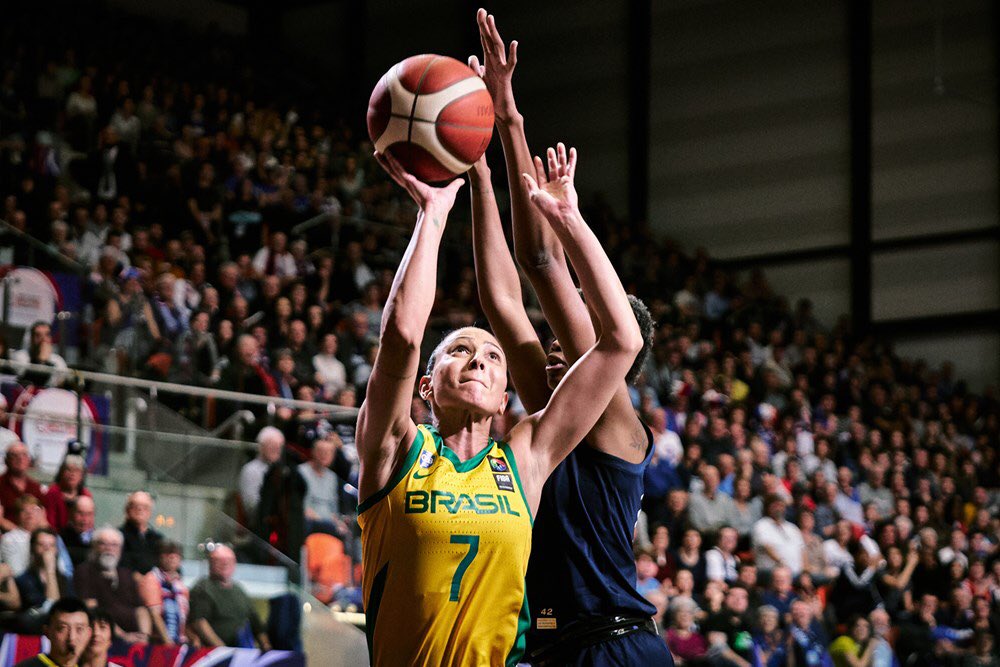 Infelizmente hoje a vitória não veio, mas seguimos em busca do nosso sonho olímpico! Amanhã tem mais 🙏🏻🏀🇧🇷
Foto: Divulgação/FIBA