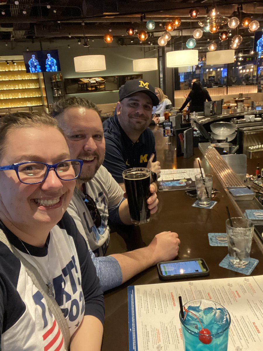 KristiEmbrey's tweet image. Watching #cbj in Vegas baby!!  #torts2020 #letsbang @614Hockey @TheCBJArtillery @bforrester20 @JeCool2006