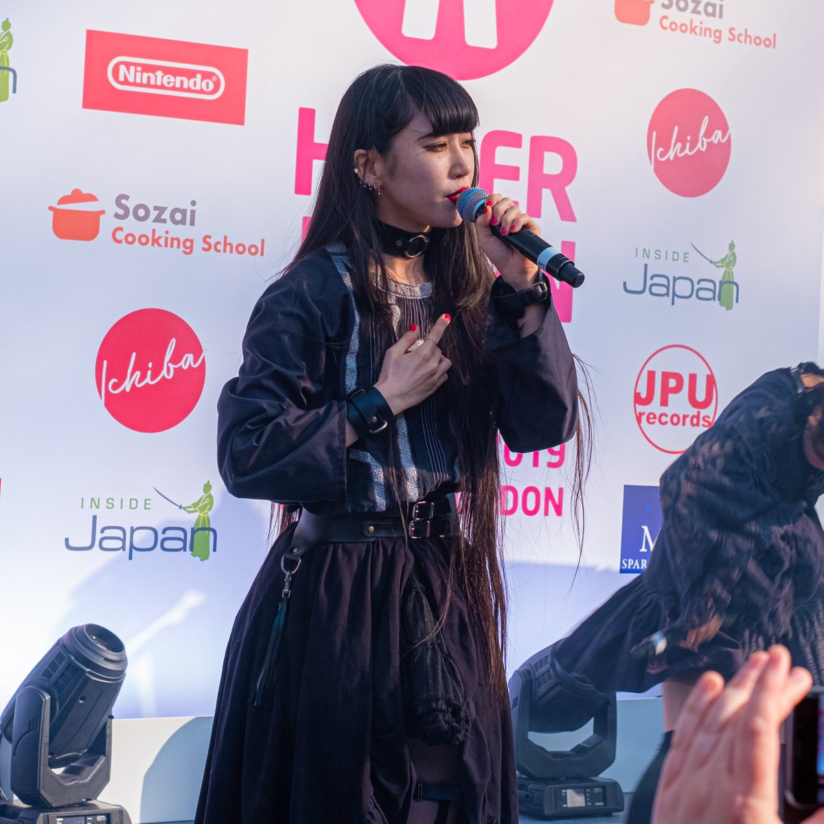 mooncastlesun's tweet photo. 2019/7/12-14 #HyperJapan2019 🇬🇧
#NECRONOMIDOL (@necronomidol) #月城ひまり (@himari_tsuki)さん #eu_inquisition #ネクロ魔 #hyperjapan https://t.co/g8iAN4OiwF