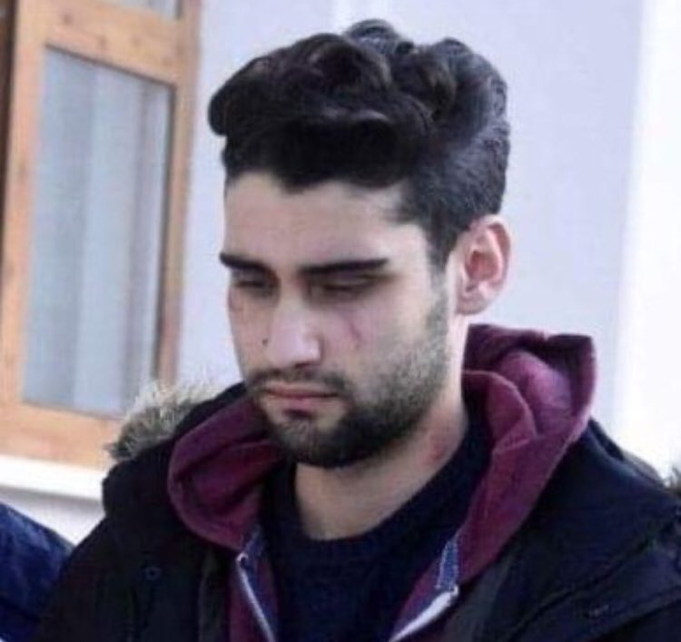 Şayet, bu delikanlının davasına bakacak olan hâkim! Bilmem kaç suçtan sabıkalı olan, ve kadını darp eden birine müdahale edip, kadının hayatını kurtardığı ve kendini müdafa ettiği için beraat vermez de yargılarsa, vay ki bundan sonra darp edilen kadının hâline..
#kadiricinadalet