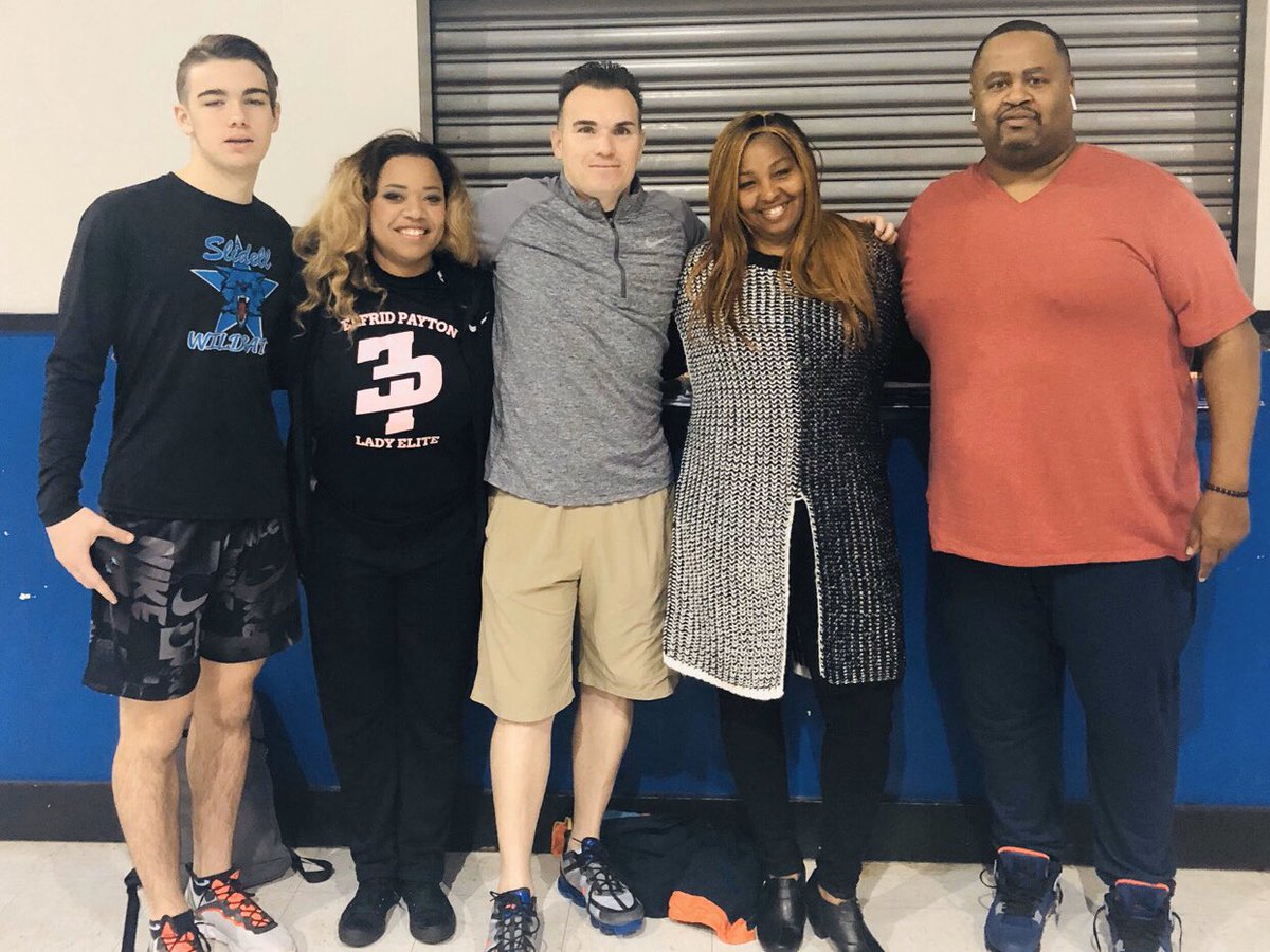 EPEliteHoops's tweet photo. We working! #BackatIT #EPElite #BiggerthanBasketball #EPLadyElite https://t.co/6T0wLXR07Y