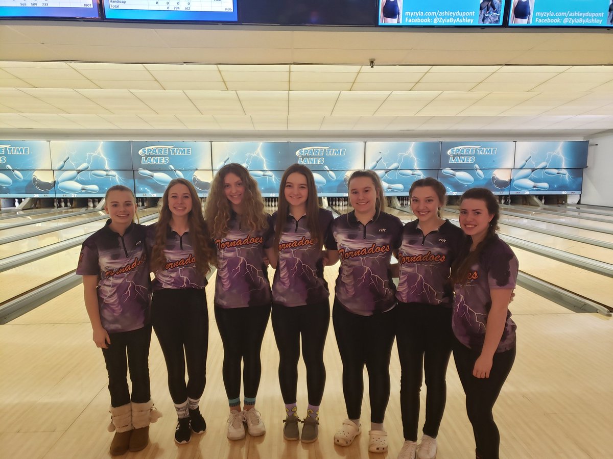 TvillePride's tweet photo. RT @gacaniff20: Ticket punches! Next stop Moline for Sectionals. Solid 3rd place finish and congratulations to Grabrielle Kelm with the second highest game of the tournament with 232! #tvillepride @tville_sports @breezesports https://t.co/x6JDSNlBDM