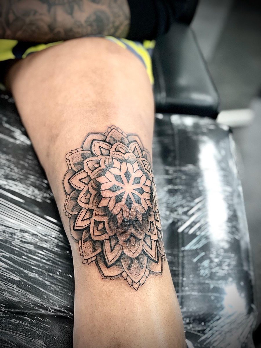 Soferro82's tweet photo. @getvindictive New addition to the family... Knee Mandala tattoo..... and yes it hurts like hell. https://t.co/Jhy3afnfGt