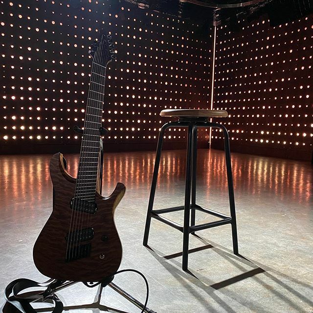 axehacks's tweet photo. This is gonna be dope :-)
.
.
.
.
#mobiusguitars #jenova #mobius #facebook #facebookhq #guitar #erg #extendedrange #studio #production #musicvideo #videoshoot #overkill #funwithfriends https://t.co/mZSEjSdMHj https://t.co/goAu1Fbg0O