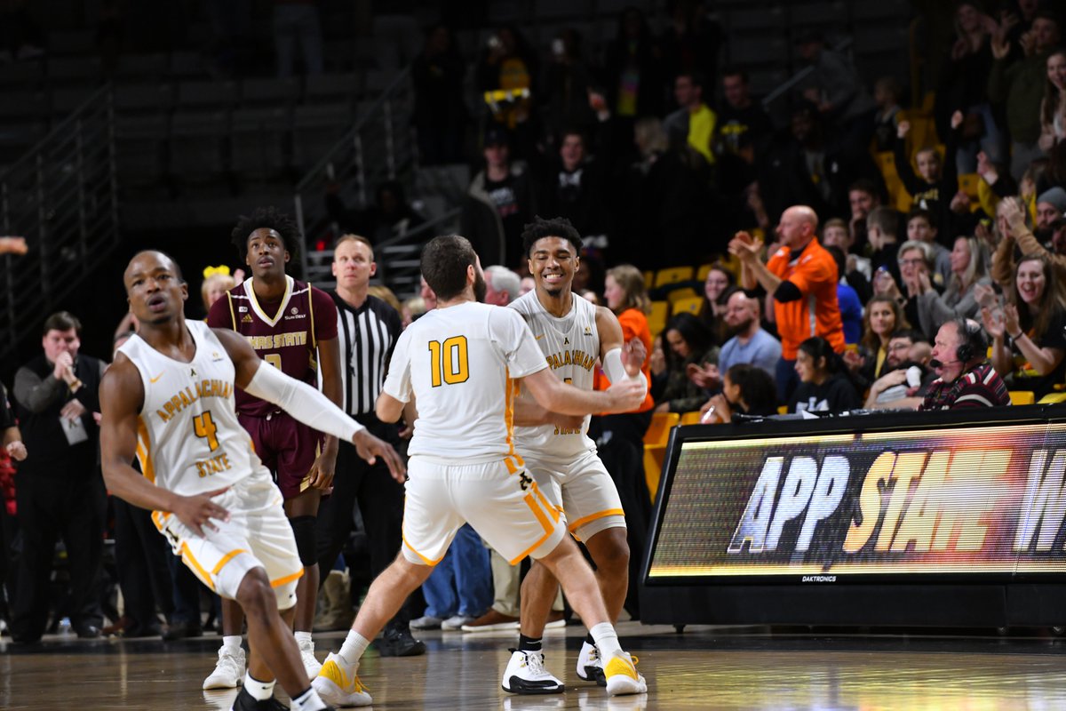BattleRH8's tweet image. This team continues to amaze! A @kenlew32 steal, ANOTHER @JustinForrest_1 game winning shot and unbelievable defense by @AppStateMBB in the final moments equals a 60-57 W‼️

Here is how the final moments sounded on @AppSportsNet 

soundcloud.com/user-290403574…