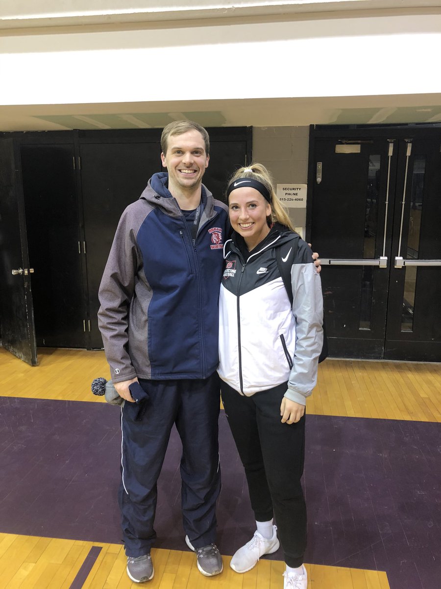 BNCoachLeonard's tweet photo. Ended my Saturday catching Belvidere North alum @BriannaaLakee defeat Rockford University. Great game Bri! Continue to make us proud! https://t.co/7o8BVJ3jIm