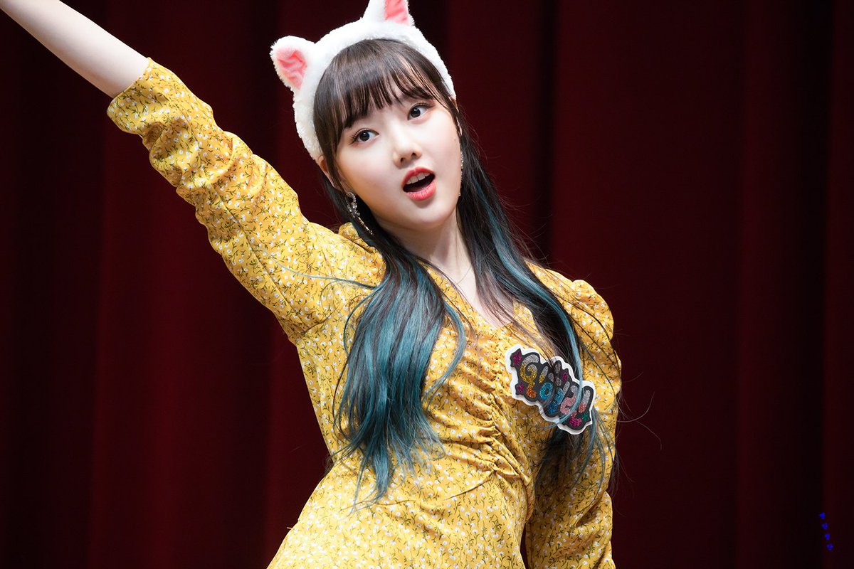 jewelinnecklace's tweet photo. 200208 목동 팬사인회
#여자친구 #GFRIEND #예린 #YERIN https://t.co/uz6gNHq1ZQ