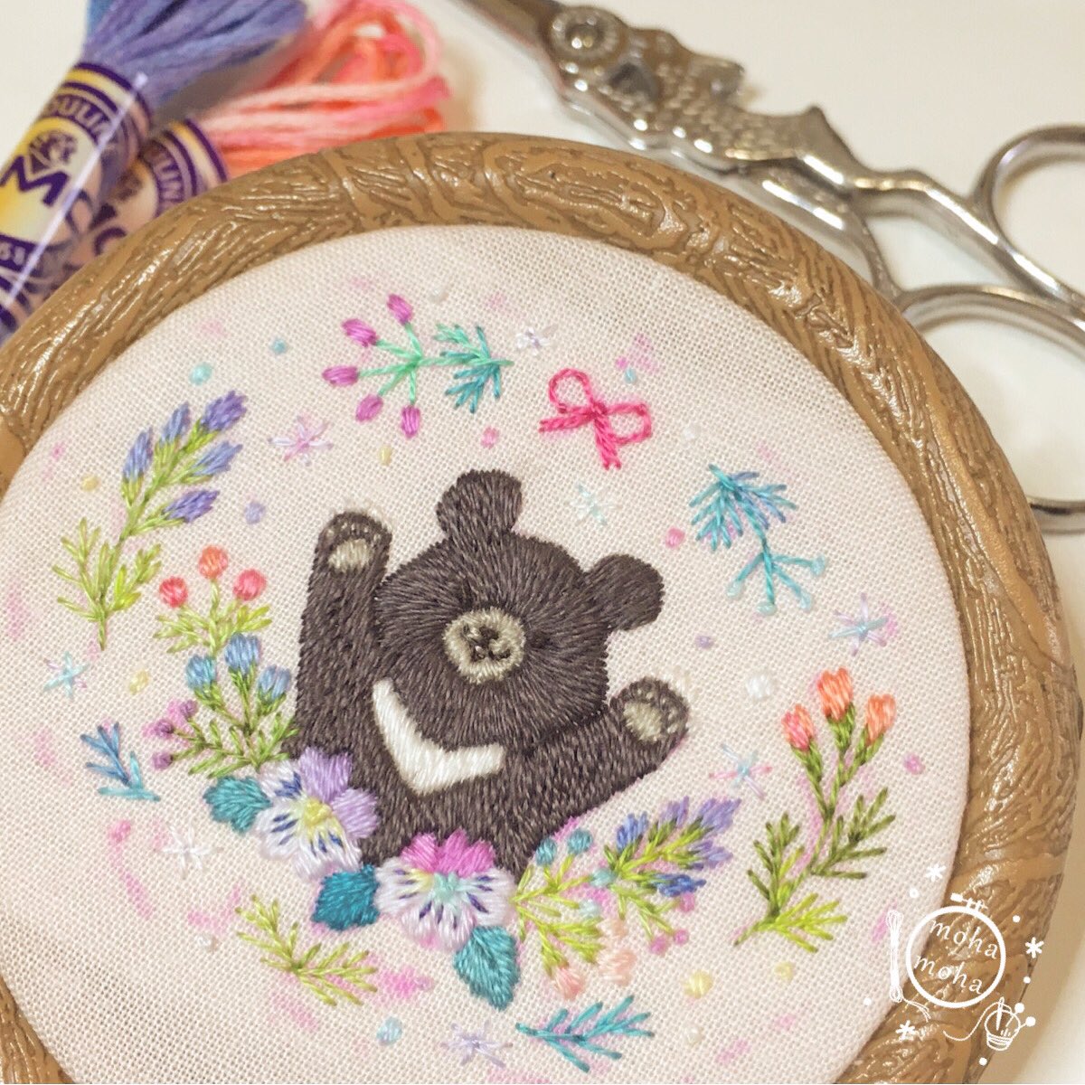 手刺繍入あずき/小豆のお腹ピロー【くまさんとミツバチ】