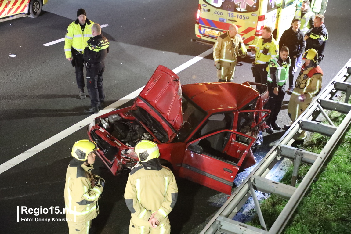 Nu online: #A4 richting #Rotterdam volledig dicht na ongeval..