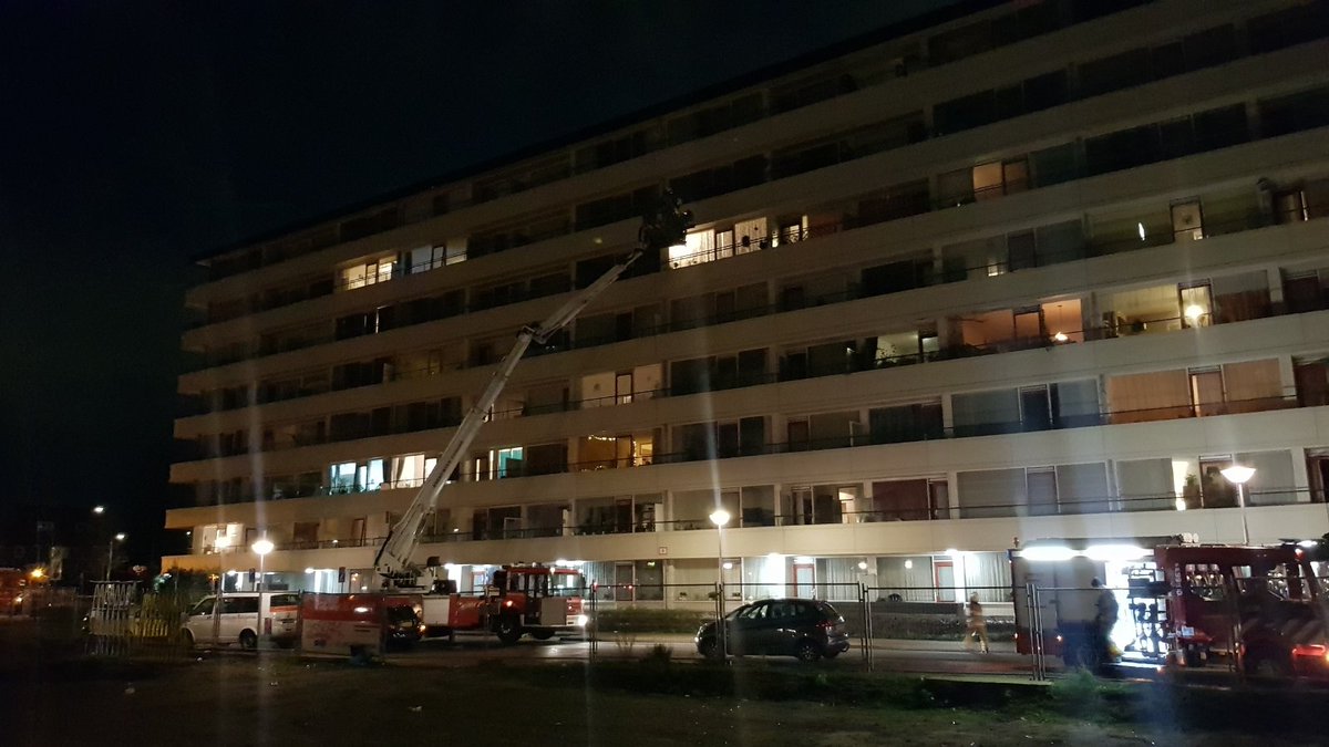 Zeer grote brand in zorgflat De Keersluis aan de Harm Steengekade - #nieuws #zwolle..