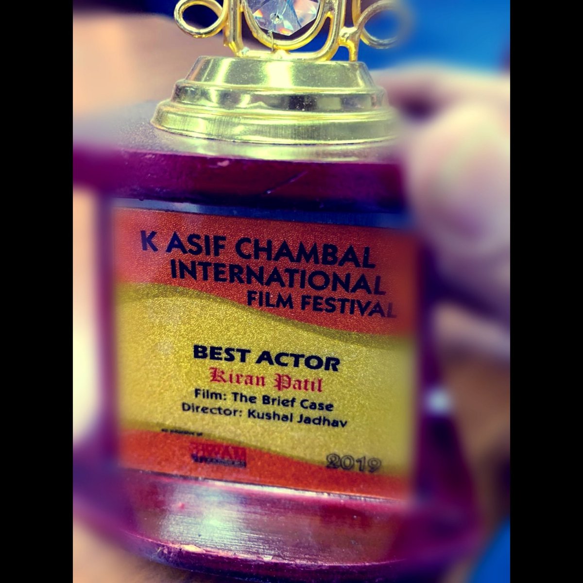 TJFMotionPic's tweet photo. Kiran Patil wins Best Actor jury award at K ASIF Chambal International Film Festival 2019 in Etawa UP for his role of Sr Inspector Deshmukh in A BRIEF CASE!
#abriefcase #tjfmotionpictures #kiranpatil #bestactor #jury #award #kaciff #etawa #filmfestival #trophy #winner https://t.co/K5TGwWbMHi