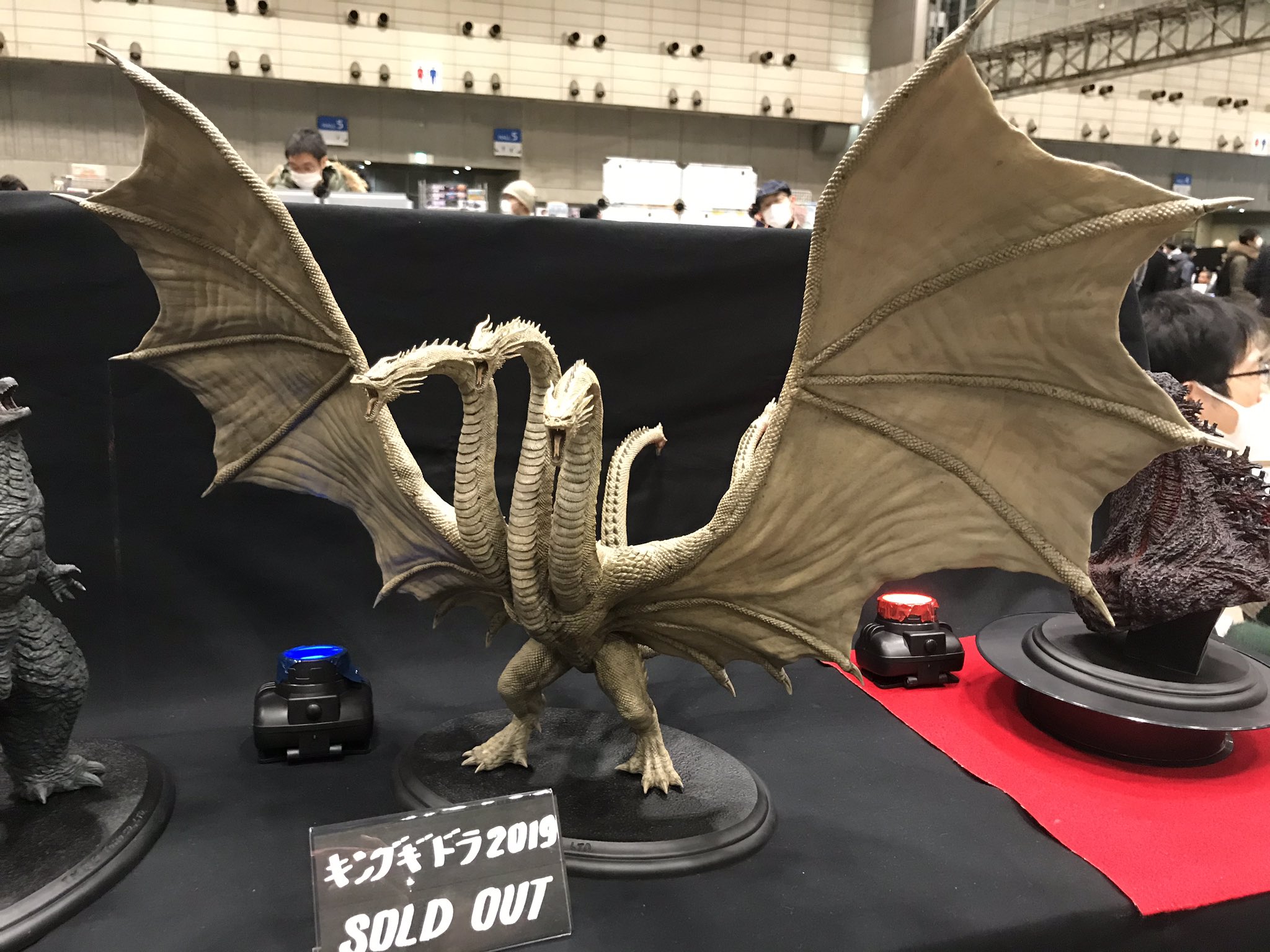 のびのびshinchan おぉgodzilla King Of The Monstersのメンメンめっちゃカッコいい キングギドラカッコいい そして何故日本はゴジラ キングオブモンスターズなの ザはどこいった Wfw T Co 9eavx95g7p Twitter