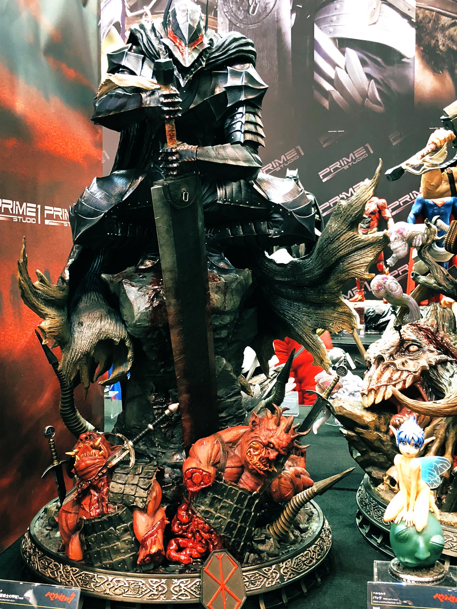 黒須 C100 日曜日 東ポ13b 2年前のワンフェスの画像だけど Prime1スタジオのフィギュアはお値段とデカさが凄い けど クオリティはもっと凄いから このベルセルクのフィギュアはいつか欲しい 若干グロ注意 T Co Uflrmhmgwc Twitter