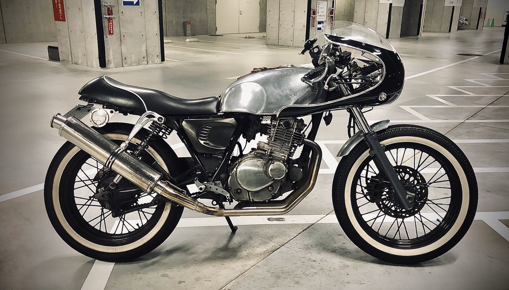 ボルティ 250 スズキ カフェレーサー風